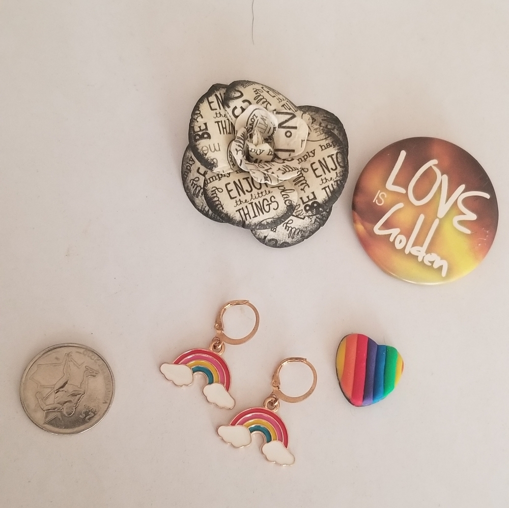 3/$30 Rainbow earrings ❤🧡💛💚💙💜
